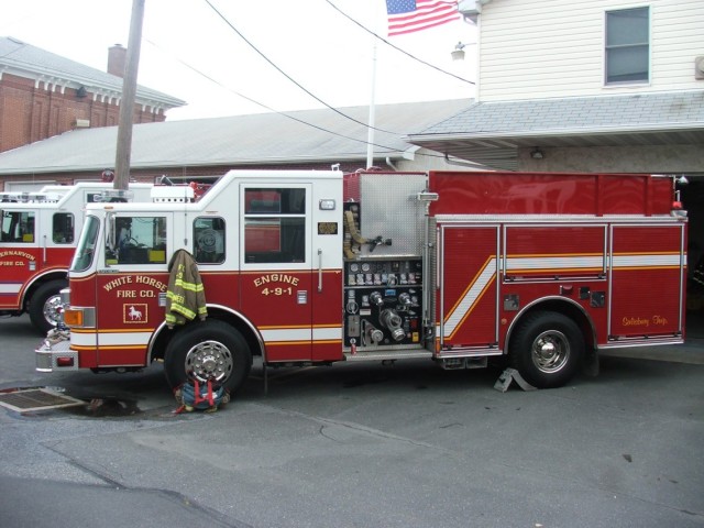 Honey Brook Fire Co. open house, 10/28/06...
Engine 4-9-1 on Public Display